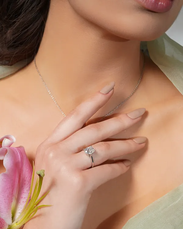 Basraa_Oval_Classic_Moissanite_Solitaire_Ring