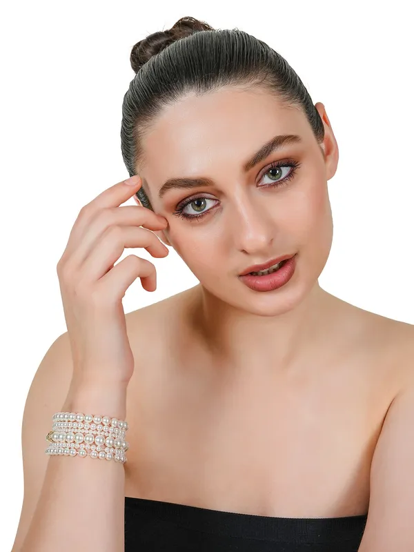 Regalia_Pearl_Cuff