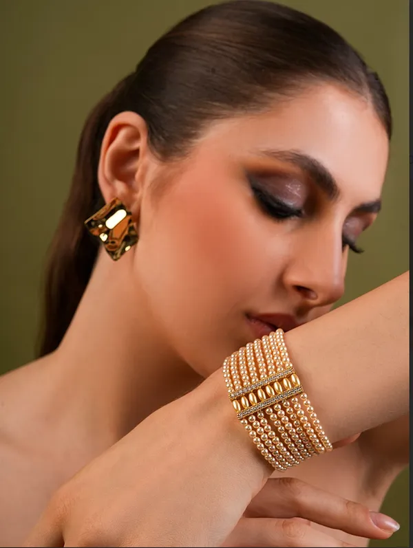 Radiant_Rows_Golden_Crystal_Pearl_Bracelet