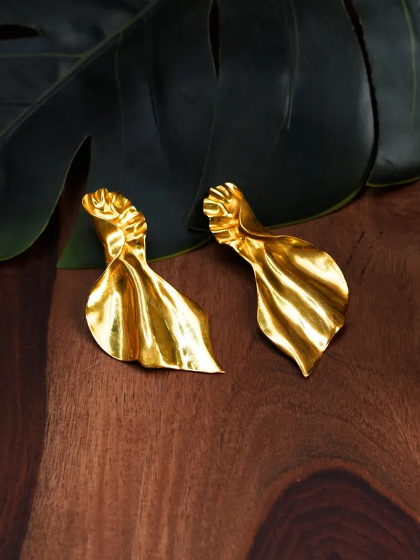 Golden_Drape_Sculptural_Earrings