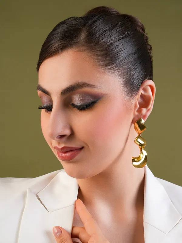 Golden_Ripple_Flow_Earrings