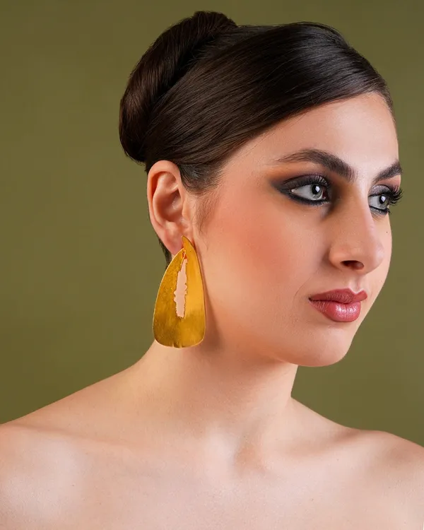 Golden_Rift_Drop_Earrings