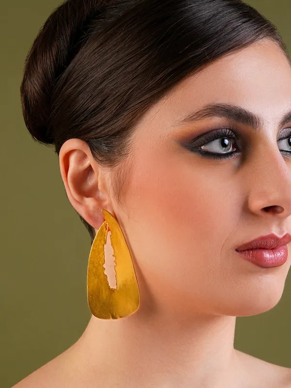 Golden_Rift_Drop_Earrings
