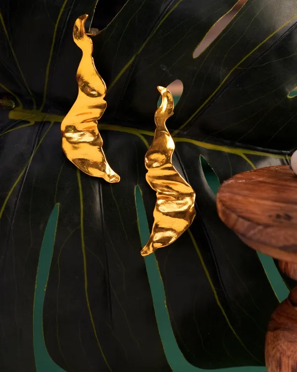 Gilded_Flame_Drop_Earrings