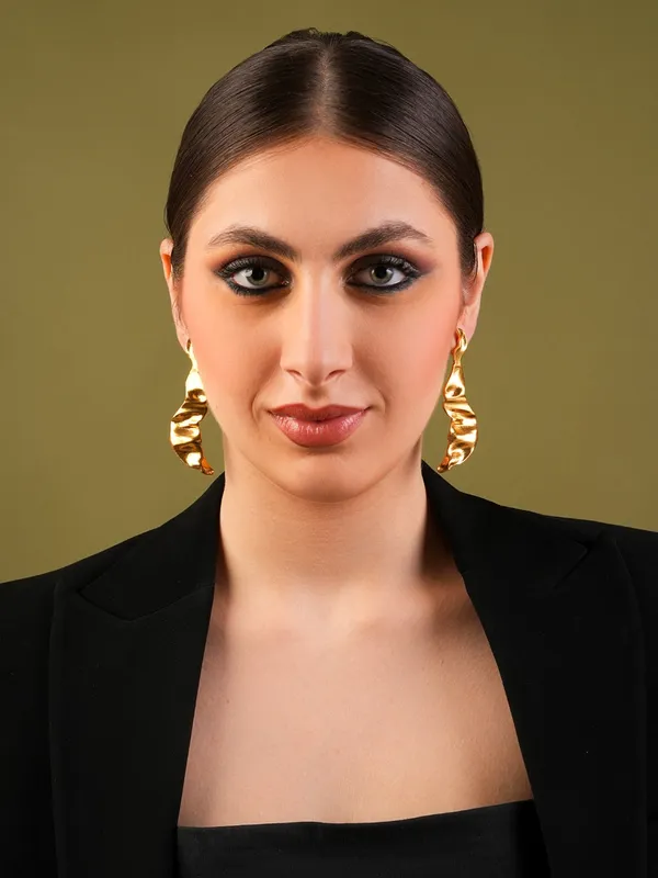 Gilded_Flame_Drop_Earrings