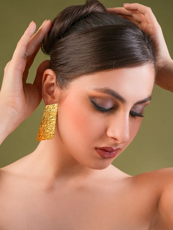 Gilded_Edge_Hammered_Earrings
