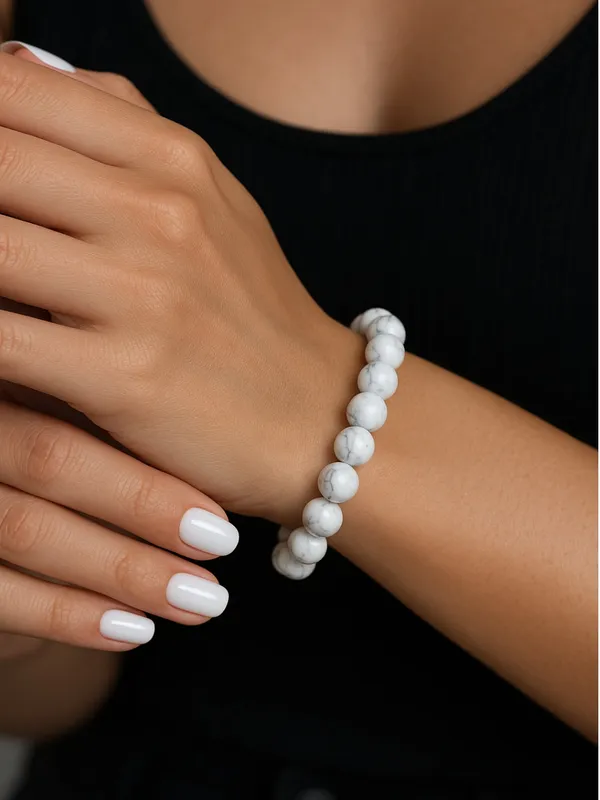 Snow_Vein_Howlite_Healing_Stone_Bracelet_for_Calmness_&_Everyday_Elegance