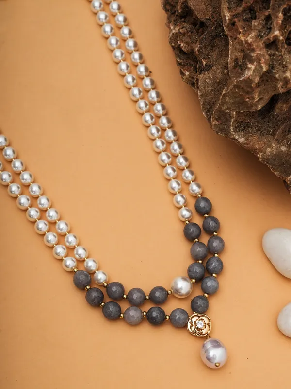 Dual_Tone_Basraa_Pearl_Agate_Layered_Necklace_Gold_Floral_Pendant_Accent
