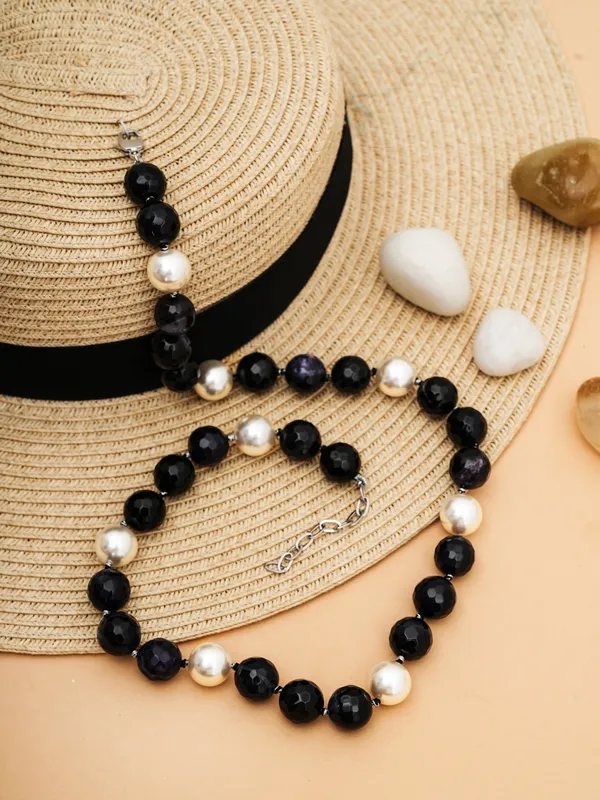 Basraa_Onyx_Noir_Pearl_Necklace