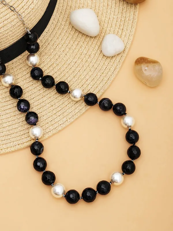 Basraa_Onyx_Noir_Pearl_Necklace