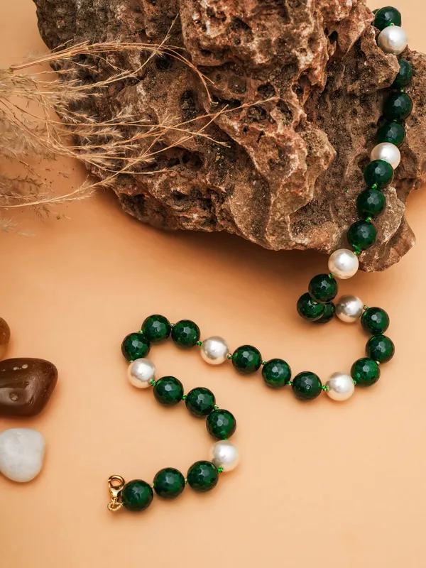 Basraa_Emerald_Green_Agate_Pearl_Necklace