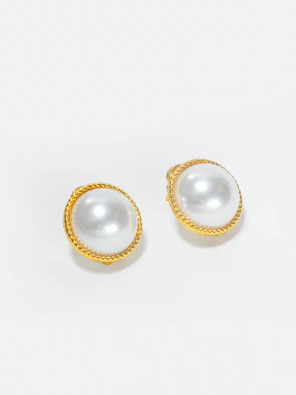 Basraa_White_Pearl_Stud_Earrings_With_Golden_Rope_Frame