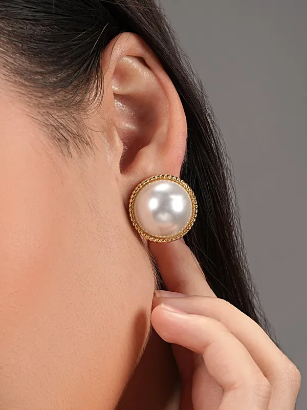 Basraa_White_Pearl_Stud_Earrings_With_Golden_Rope_Frame