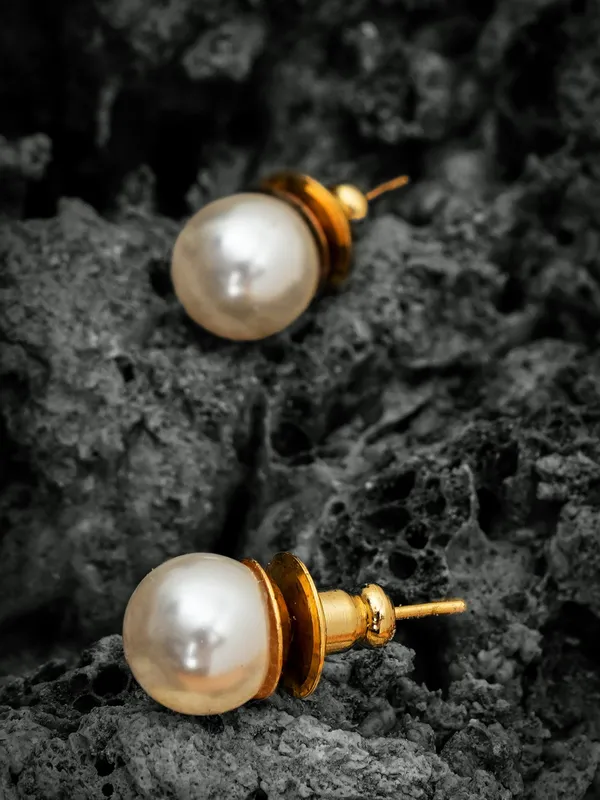 Basraa_Classic_White_Pearl_Stud_Earrings_In_Golden_Finish