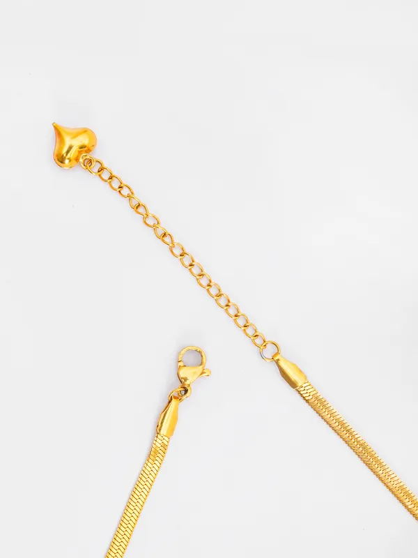 Basraa_Emerald_Glow_Necklace_18K_Gold_Plated_Choker
