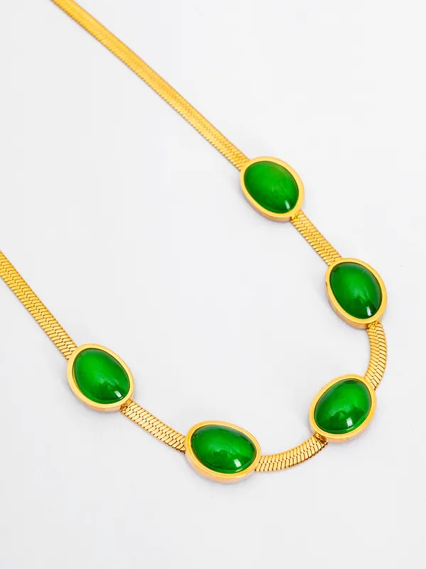 Basraa_Emerald_Glow_Necklace_18K_Gold_Plated_Choker