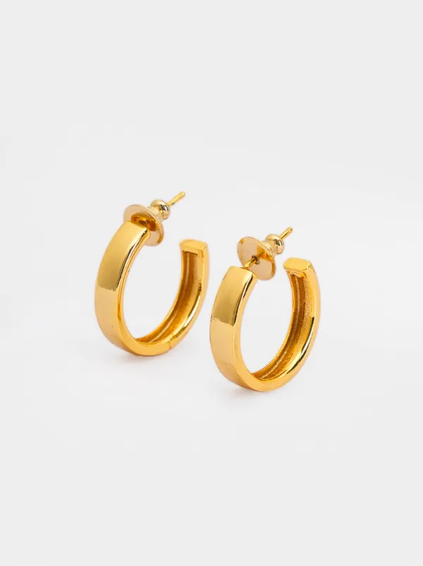Golden_Luxe_Hoop_Earrings_18K_Gold_Plated_Minimal_Hoops