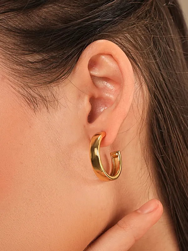 Golden_Luxe_Hoop_Earrings_18K_Gold_Plated_Minimal_Hoops