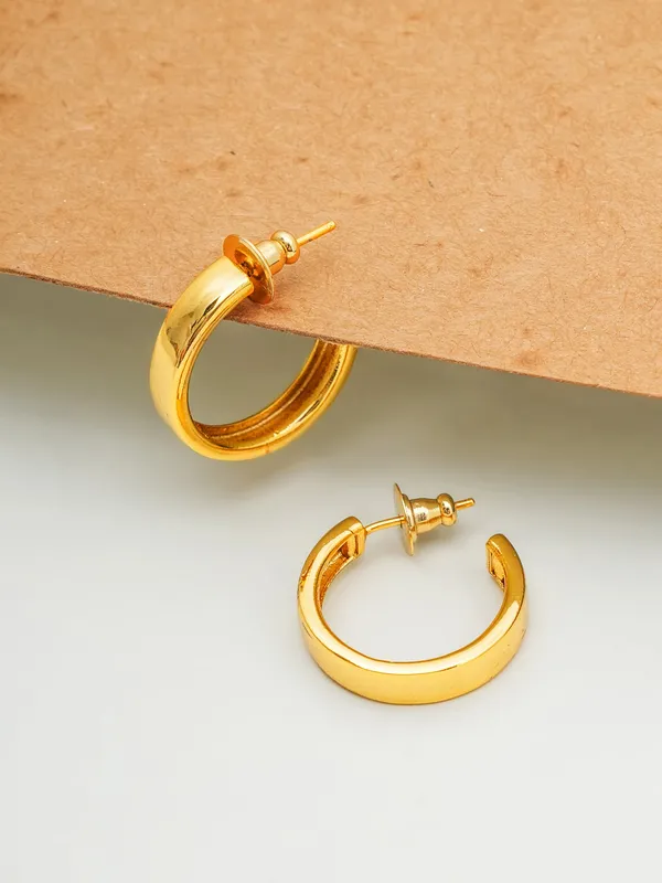 Golden_Luxe_Hoop_Earrings_18K_Gold_Plated_Minimal_Hoops