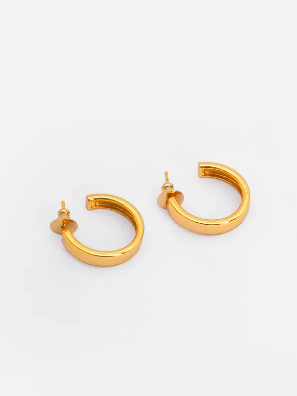 Golden_Luxe_Hoop_Earrings_18K_Gold_Plated_Minimal_Hoops