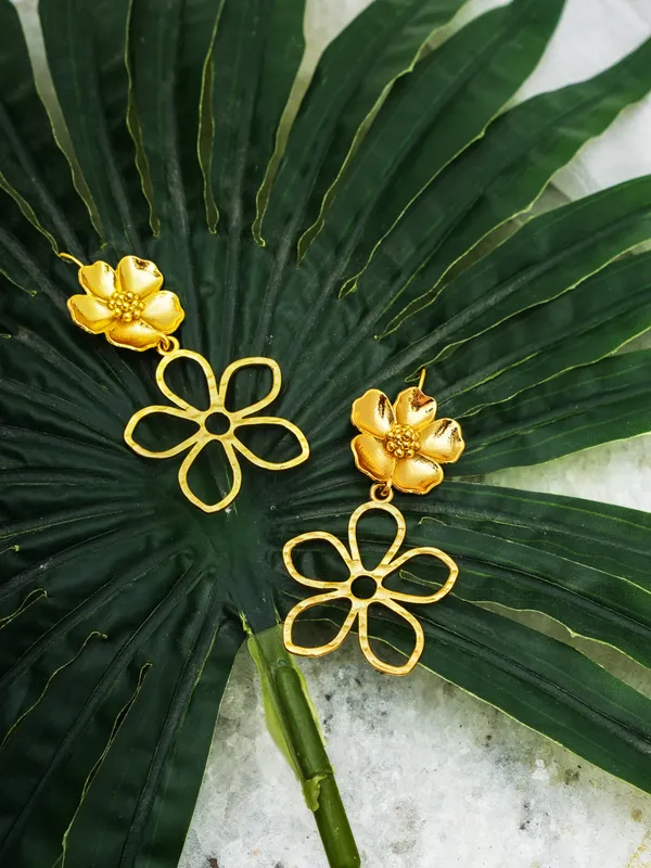 Golden_Bloom_Floral_Drop_Earrings_18K_Gold_Plated_Statement_Jewelry