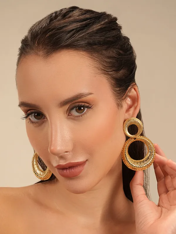 Dual_Circle_Textured_Gold_Plated_Statement_Earrings_Basraa_Luxe_Edition