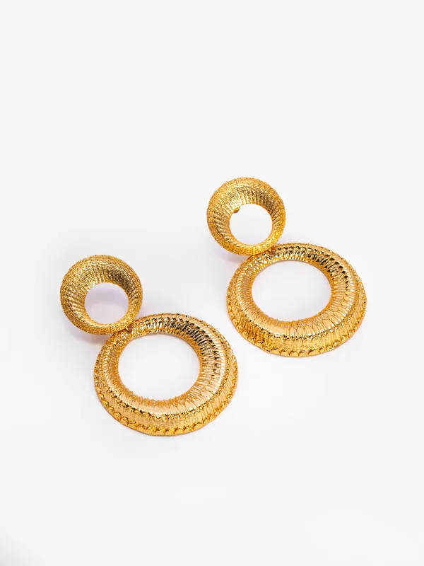 Dual_Circle_Textured_Gold_Plated_Statement_Earrings_Basraa_Luxe_Edition