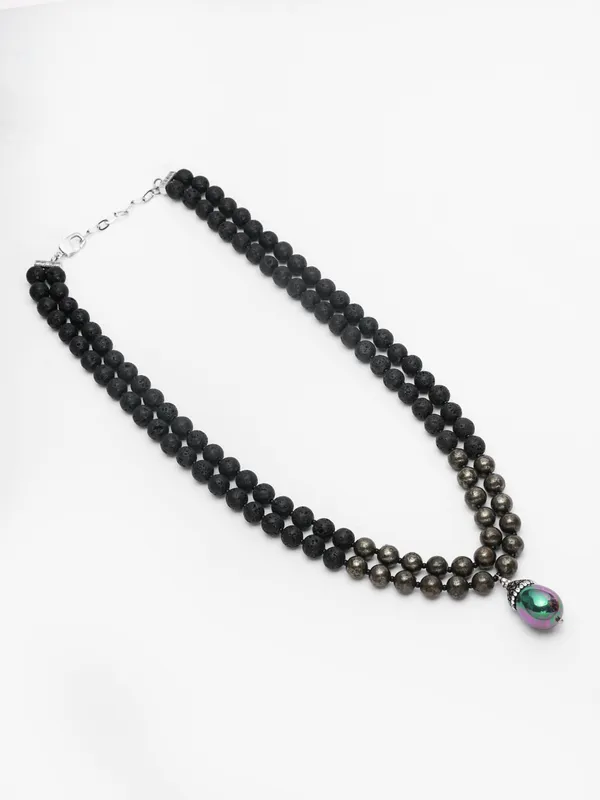 Black_Lava_Stone_Pyrite_Layered_Necklace_With_Shell_Pearl_Pendant_Basraa_Luxe_Collection