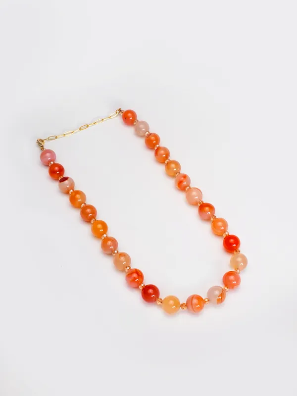 Sunset_Orange_Agate_Beaded_Necklace_With_Gold_Plated_Chain_Basraa_Gemstone_Collection