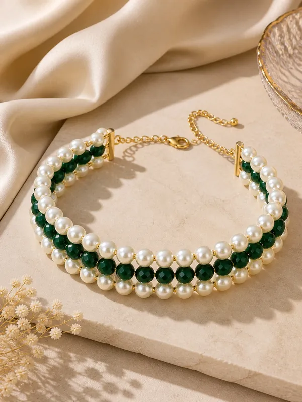 Emerald_Pearl_Statement_Choker_NEcklace