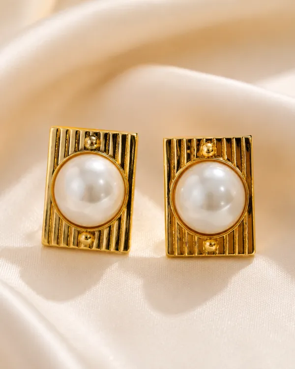 Vintage_Pearl_Statement_Studs
