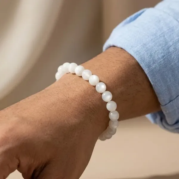 Lunar_Glow_Natural_Moonstone_Beaded_Bracelet