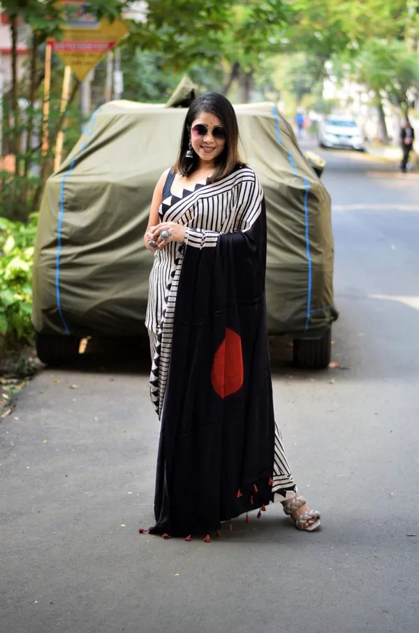 New_Aajrkh_Black_Line_Silk_Modal_Saree_With_Blouse_Pic