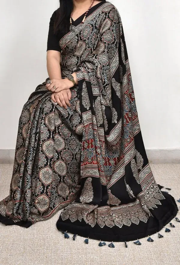 Black_Ajarakh_Modal_Silk_Saree_with_Blouse_Piece