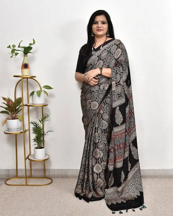 Black_Ajarakh_Modal_Silk_Saree_with_Blouse_Piece