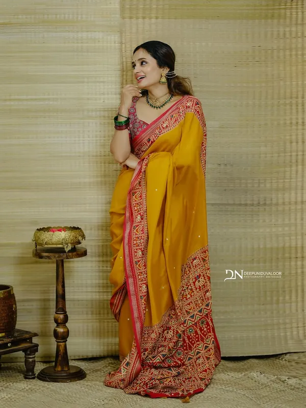 MUSTARD_YELLOW_:_BIHAR_MULCOTTON_SAREE