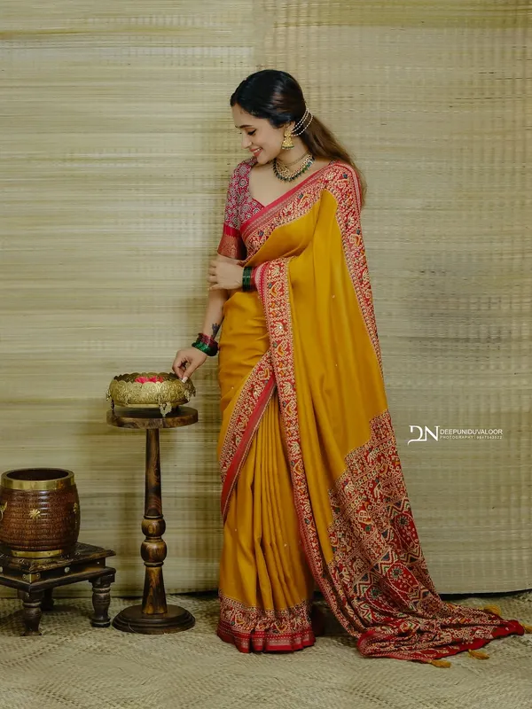 MUSTARD_YELLOW_:_BIHAR_MULCOTTON_SAREE