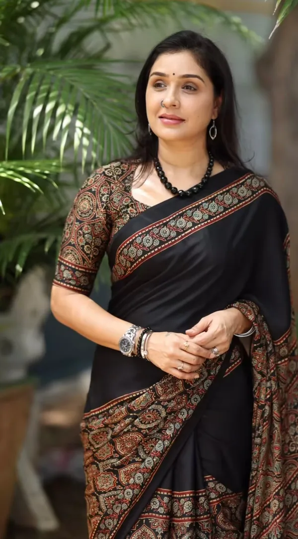 Pure_Ajrakh_Semi_Modal_Black_Silk_Saree