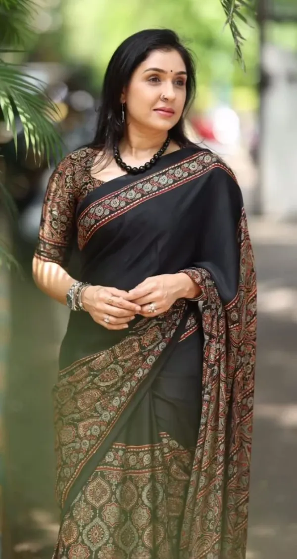 Pure_Ajrakh_Semi_Modal_Black_Silk_Saree