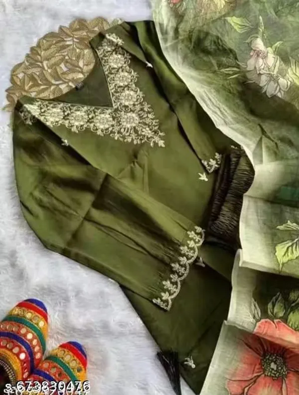 Olive_green_Cotton_Premium_Kurta_Set_For_Women