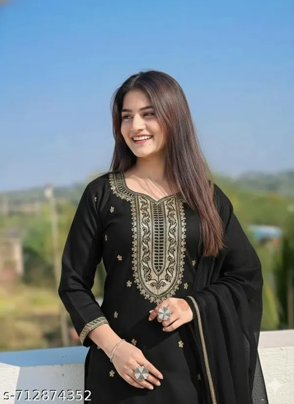 Black_Cotton_Premium_Kurta_Set_For_Women