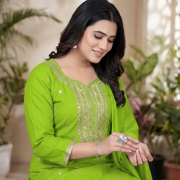 Green_Cotton_Premium_Kurta_Set_For_Women