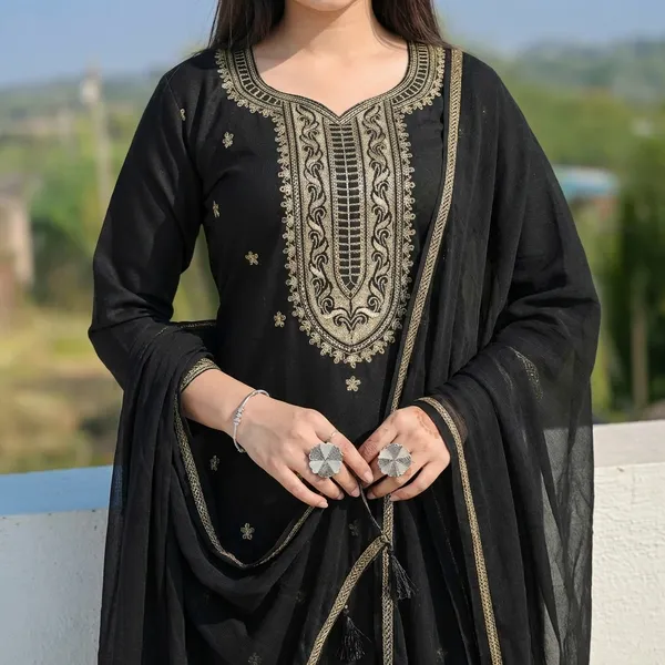 Black_Cotton_Premium_Kurta_Set_For_Women