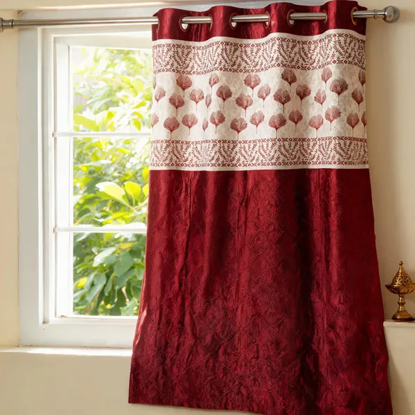 Polyester_Maroon_Floral_Geometric_Print_Eyelet_Curtain