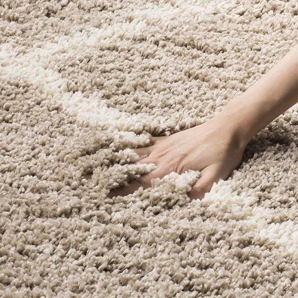 Modern_Fluffy_Silky_Micro_Fiber_Polyster_Carpet_Runner_For_Bedroom_Study_Room_Kisd_Room_Guest_Room_Etc_Design