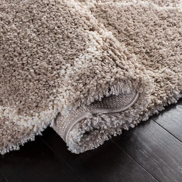 Modern_Micro_Fiber_Rug_Carpet_For_Hall_Bedroom_Kichen_Kids_Room_Baby_Room_Etc_Color_Beige_And_Ivory