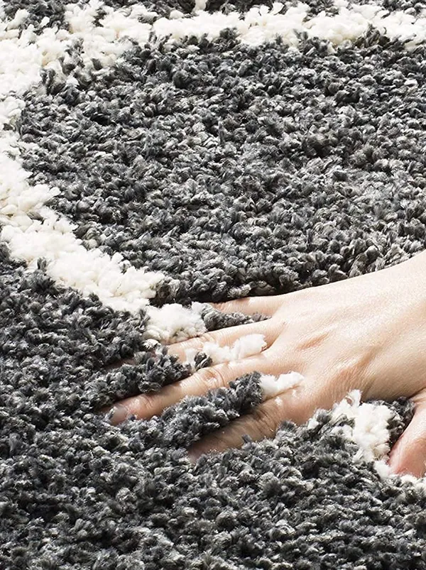 Arhamrug_3_D_Fluffy_Soft_Silky_Shaggy_Carpet_For_Hall_Room_Bedroom_Kids_Room_Guest_Room_Etc_Grey_And_Ivory