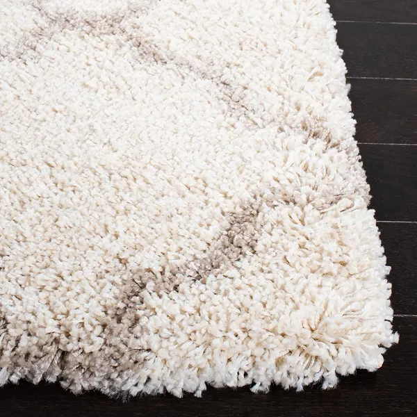 Premium_Velvet_Runner_Rug_For_Hallways_And_Entryways_Soft_Non_Slip_And_Stain_Resistant_Design_For_Contemporary_Living_Spaces_Ivory