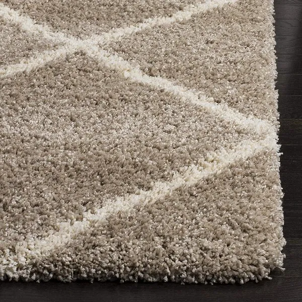 Luxury_Shaggy_Carpet_With_Non_Slip_Backing_Perfect_For_Living_Room_Bedroom_Etc_Crl_Ivory_Beige_Box