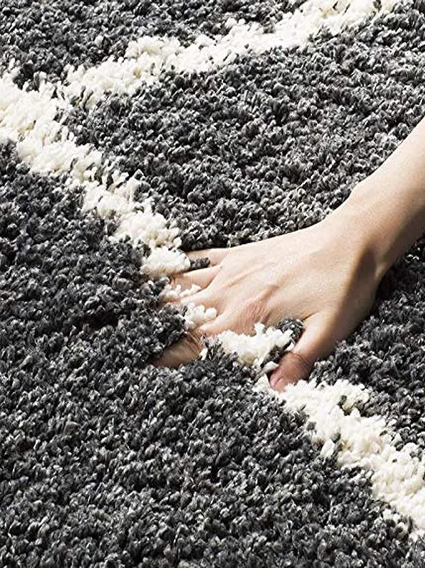 Ultra_Soft_Shaggy_Carpet_For_Living_Room_Bedroom_Premium_Fluffy_Area_Rug_Gray_Box
